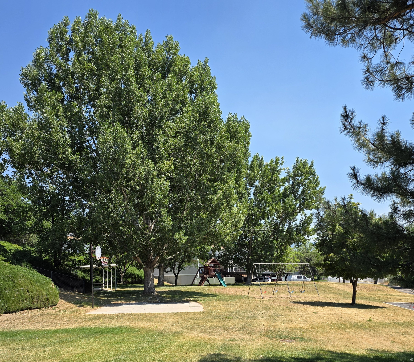 main property photo 19