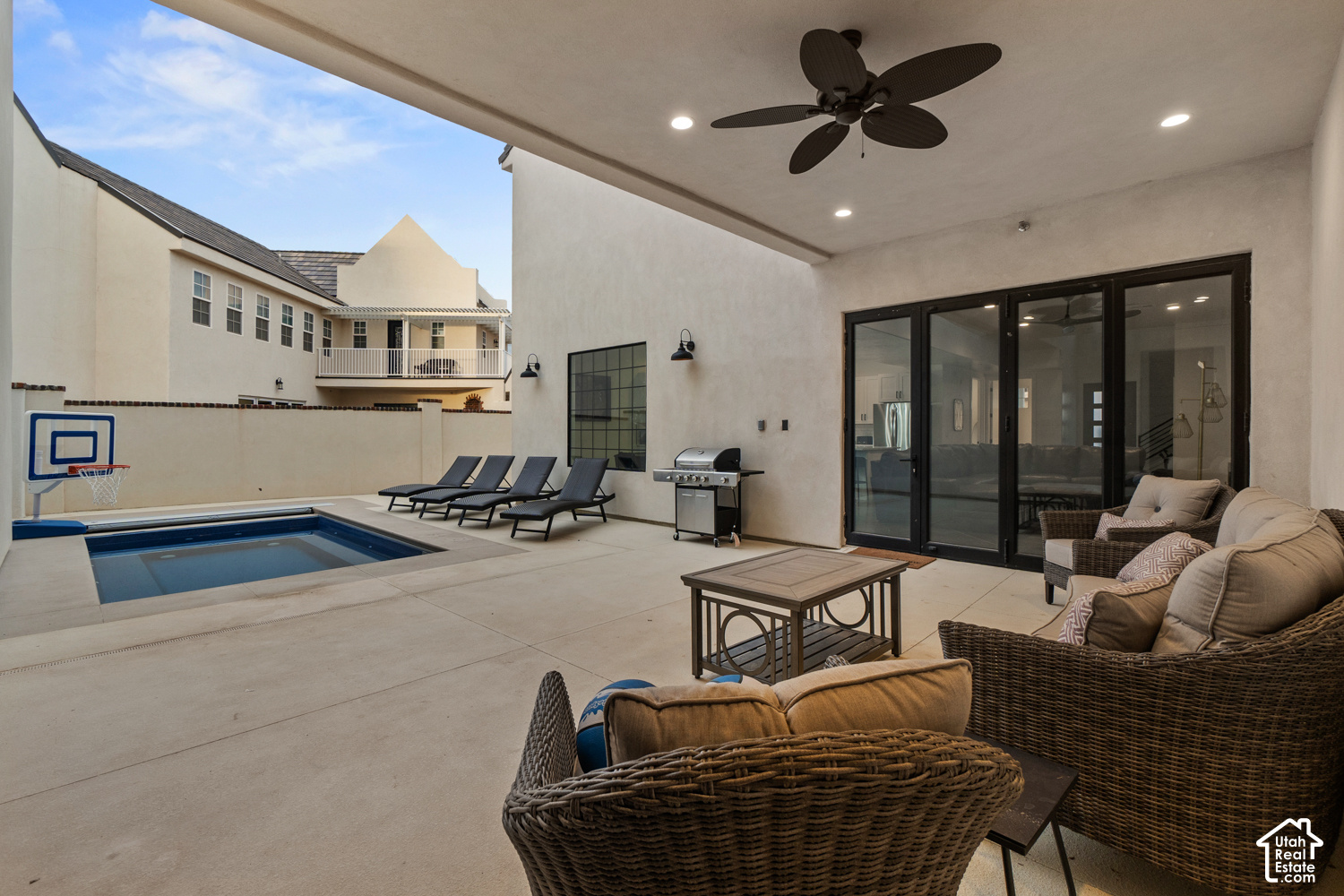 main property photo 19