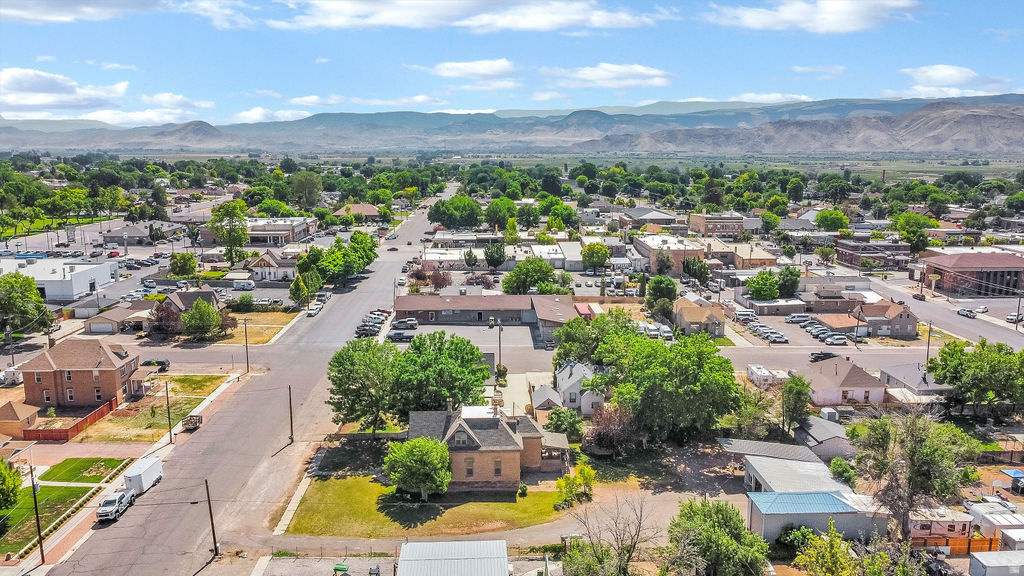 main property photo 34