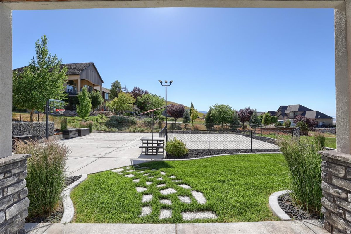 main property photo 40
