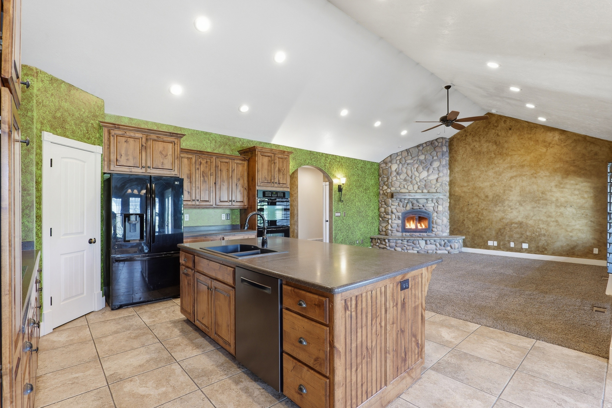 main property photo 18