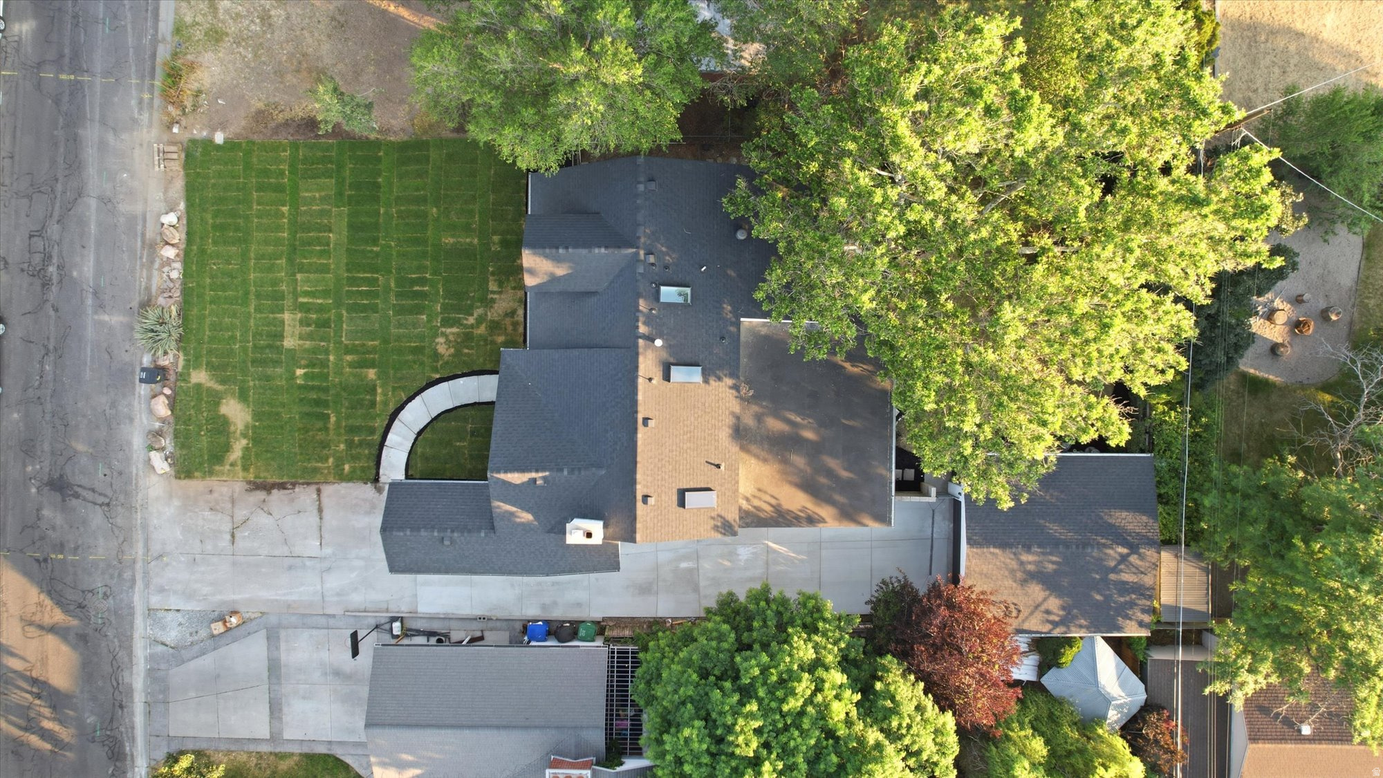 main property photo 41