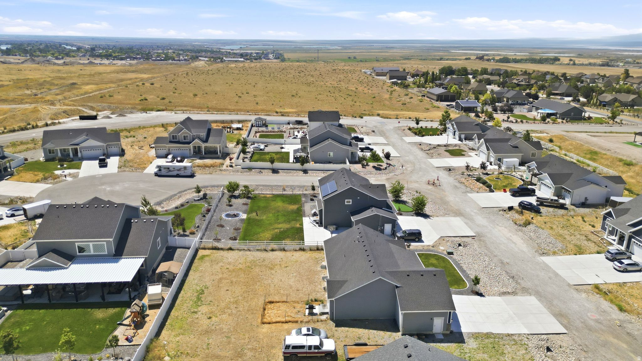 main property photo 37