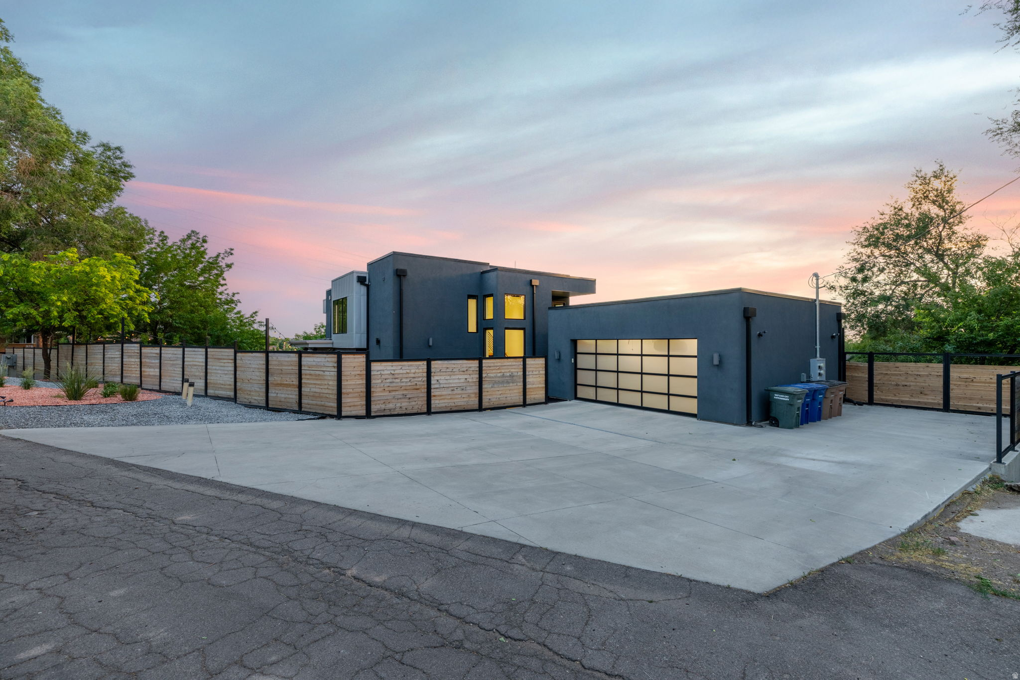 main property photo 90