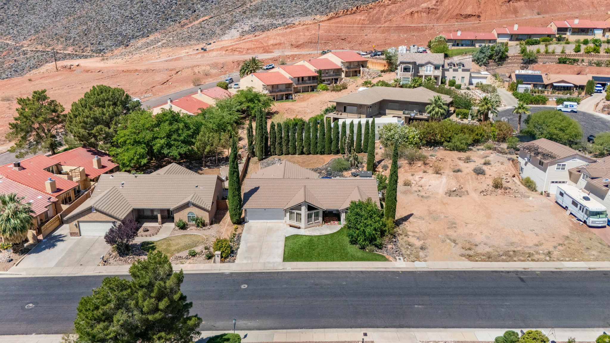 main property photo 23