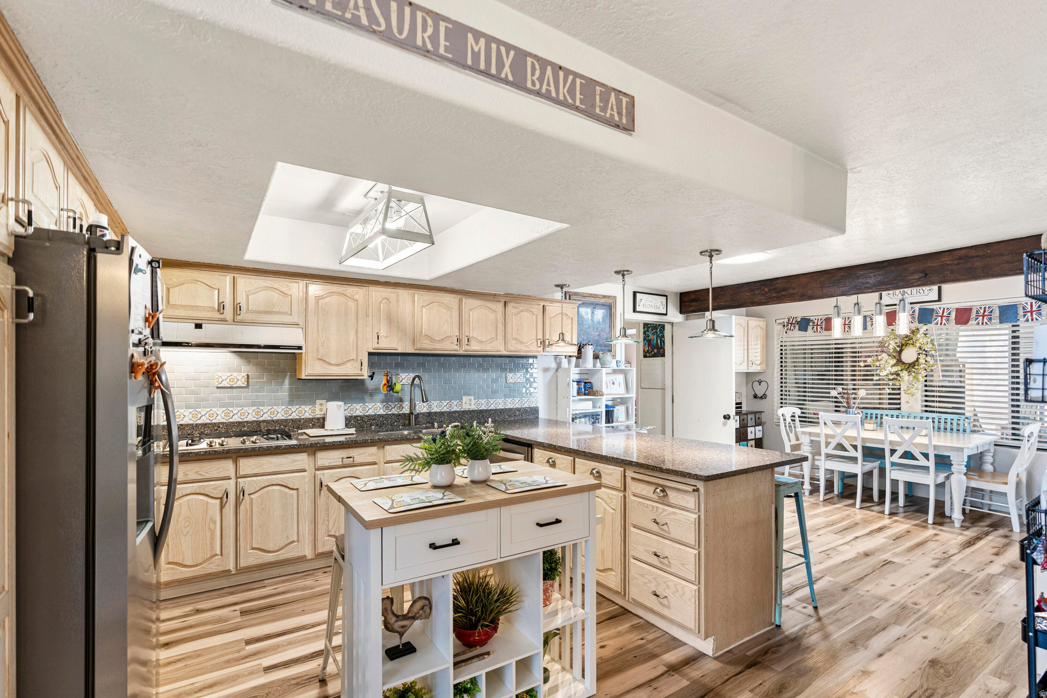main property photo 7
