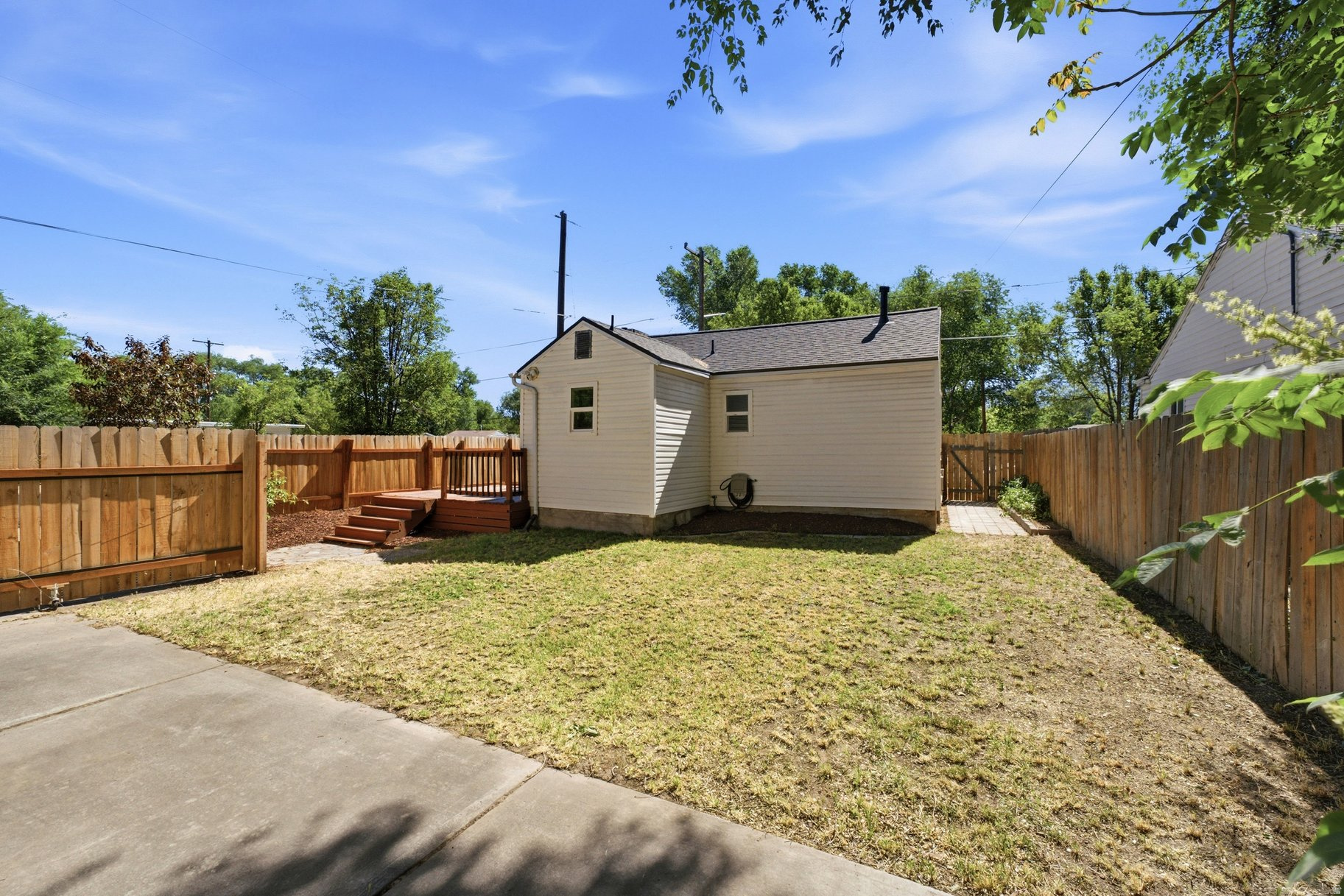 main property photo 18
