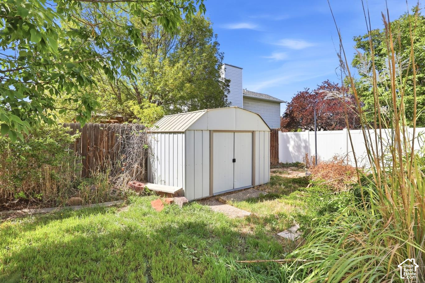 main property photo 33