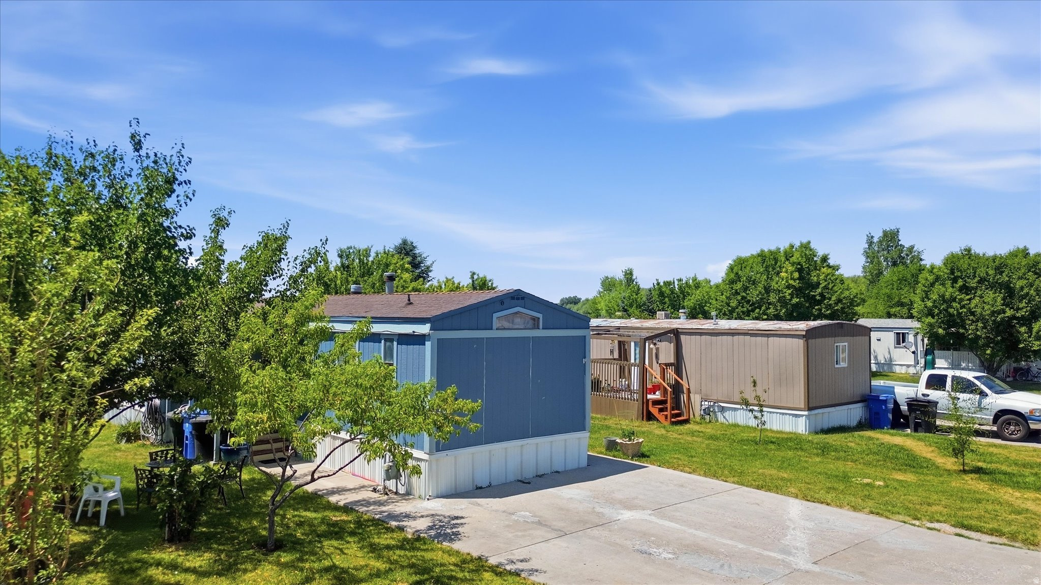 main property photo 28
