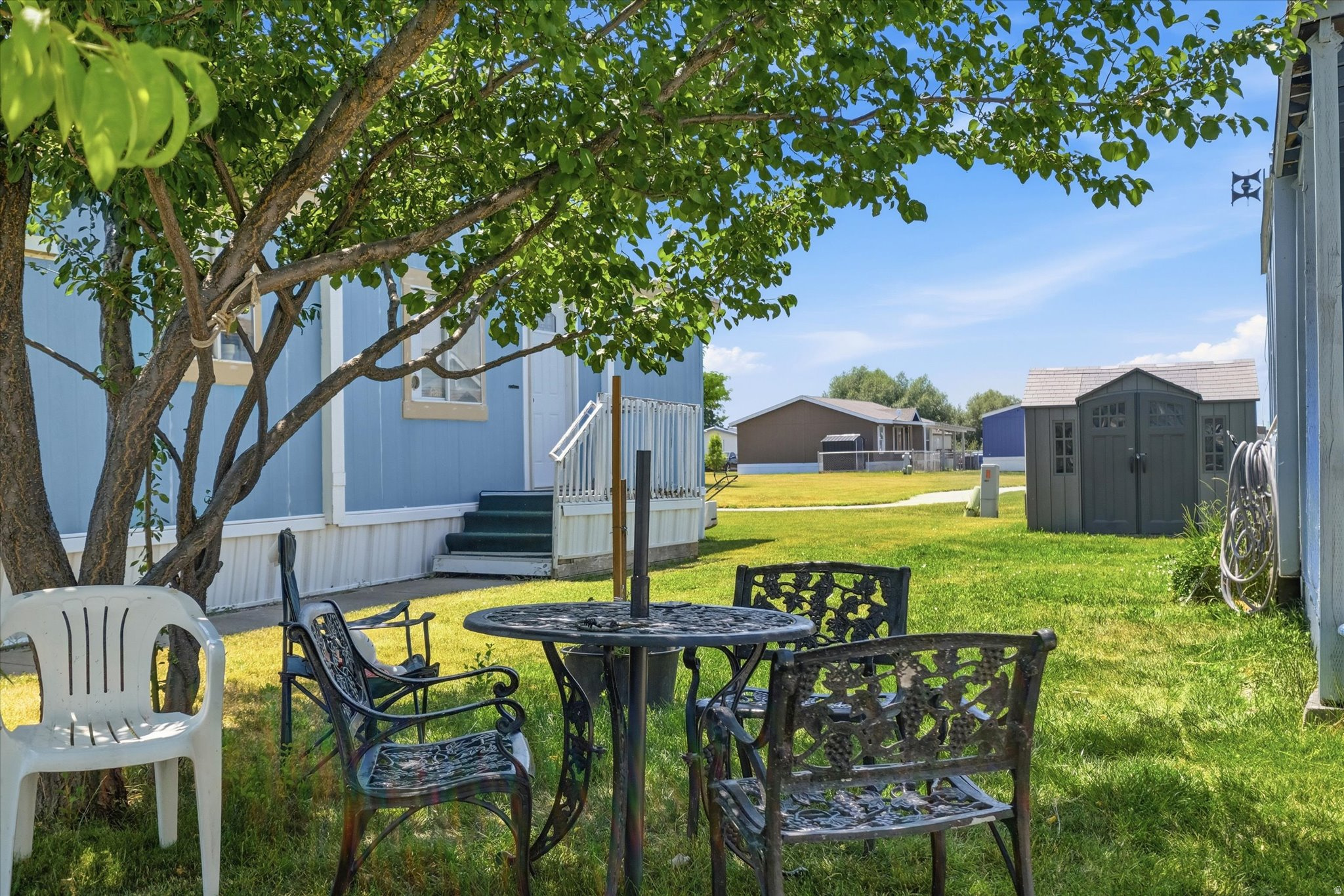 main property photo 30