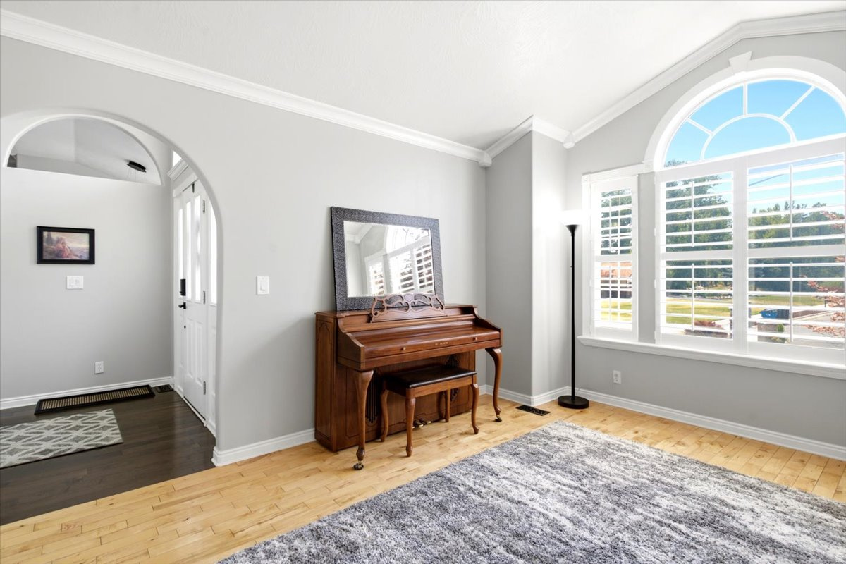 main property photo 31
