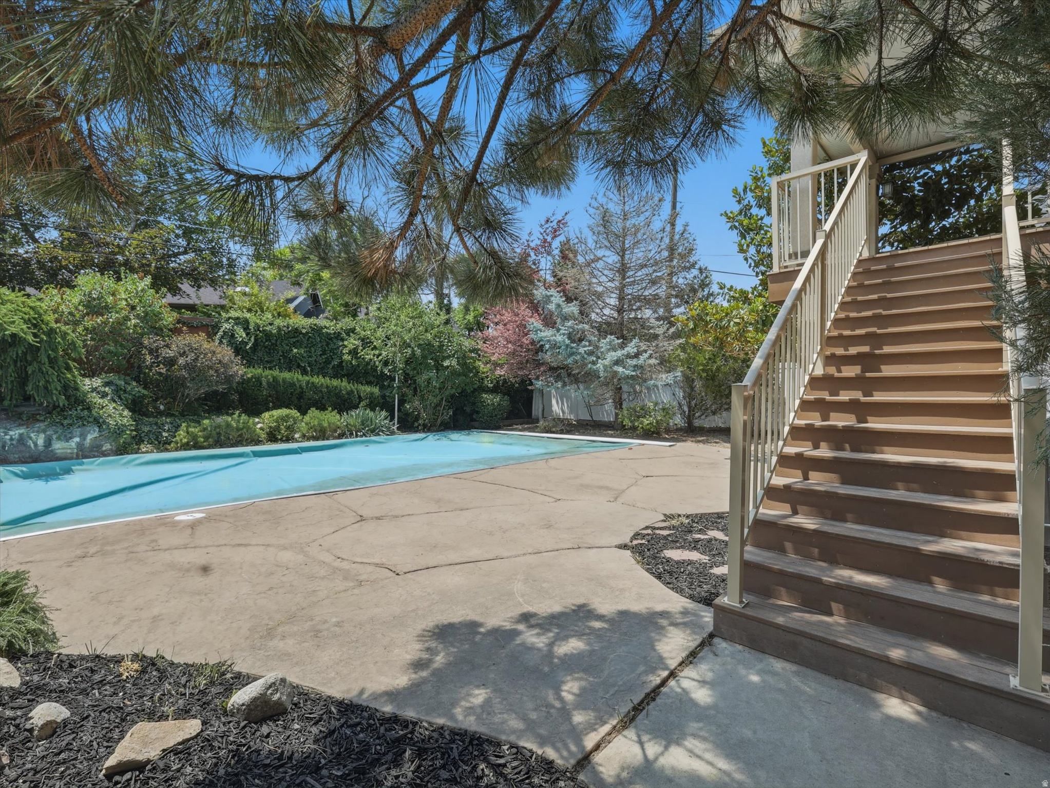 main property photo 40