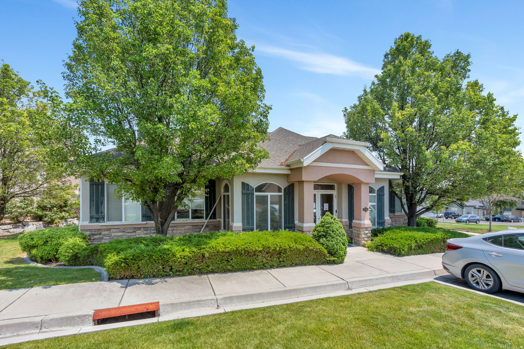 main property photo 25