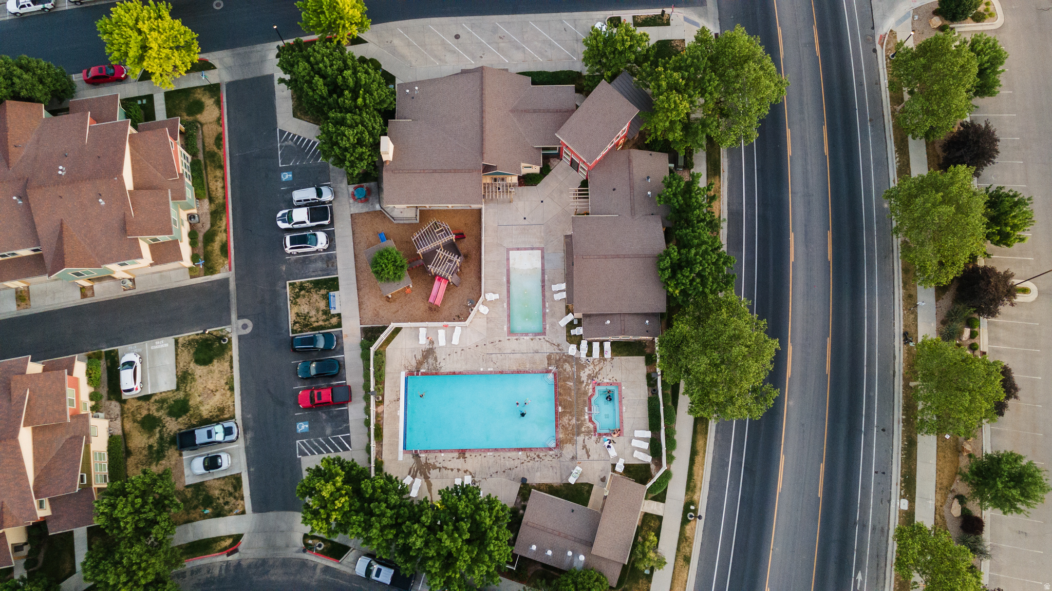 main property photo 19