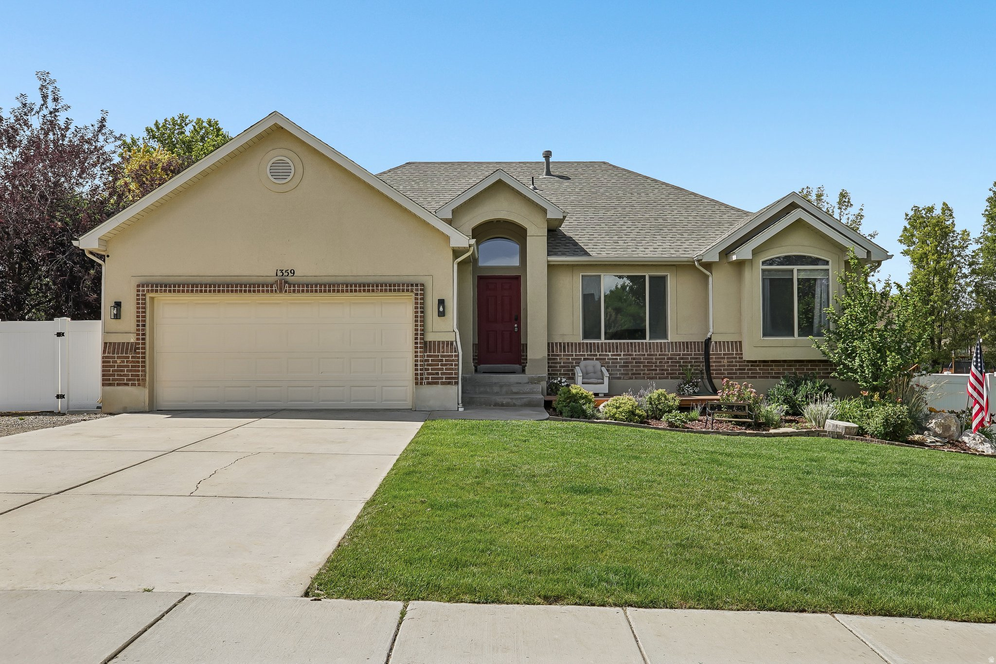 main property photo 0