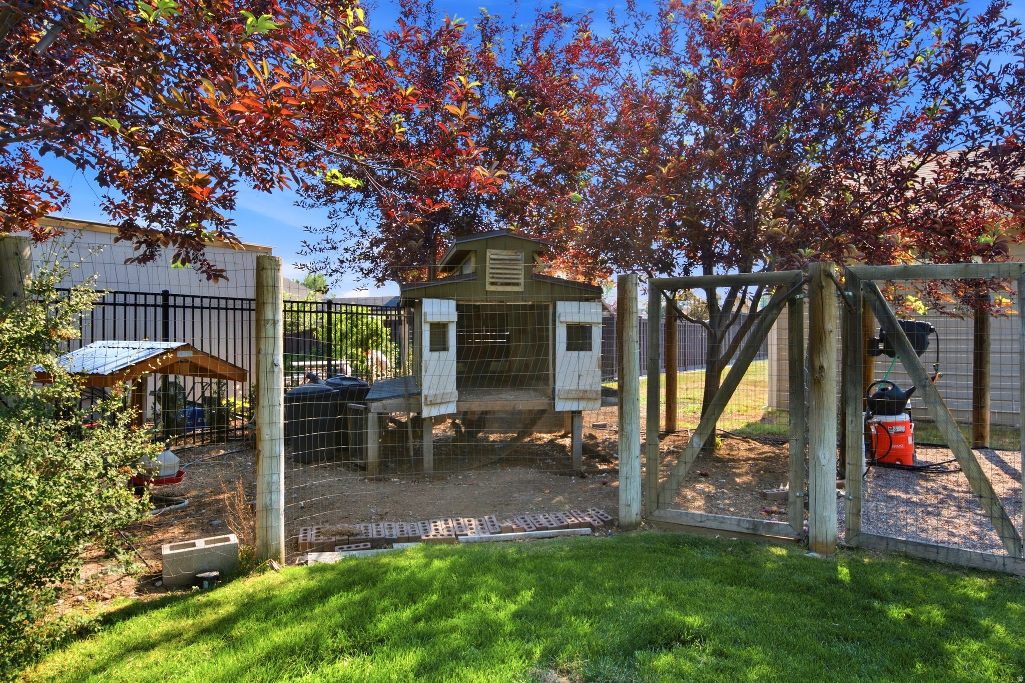 main property photo 16