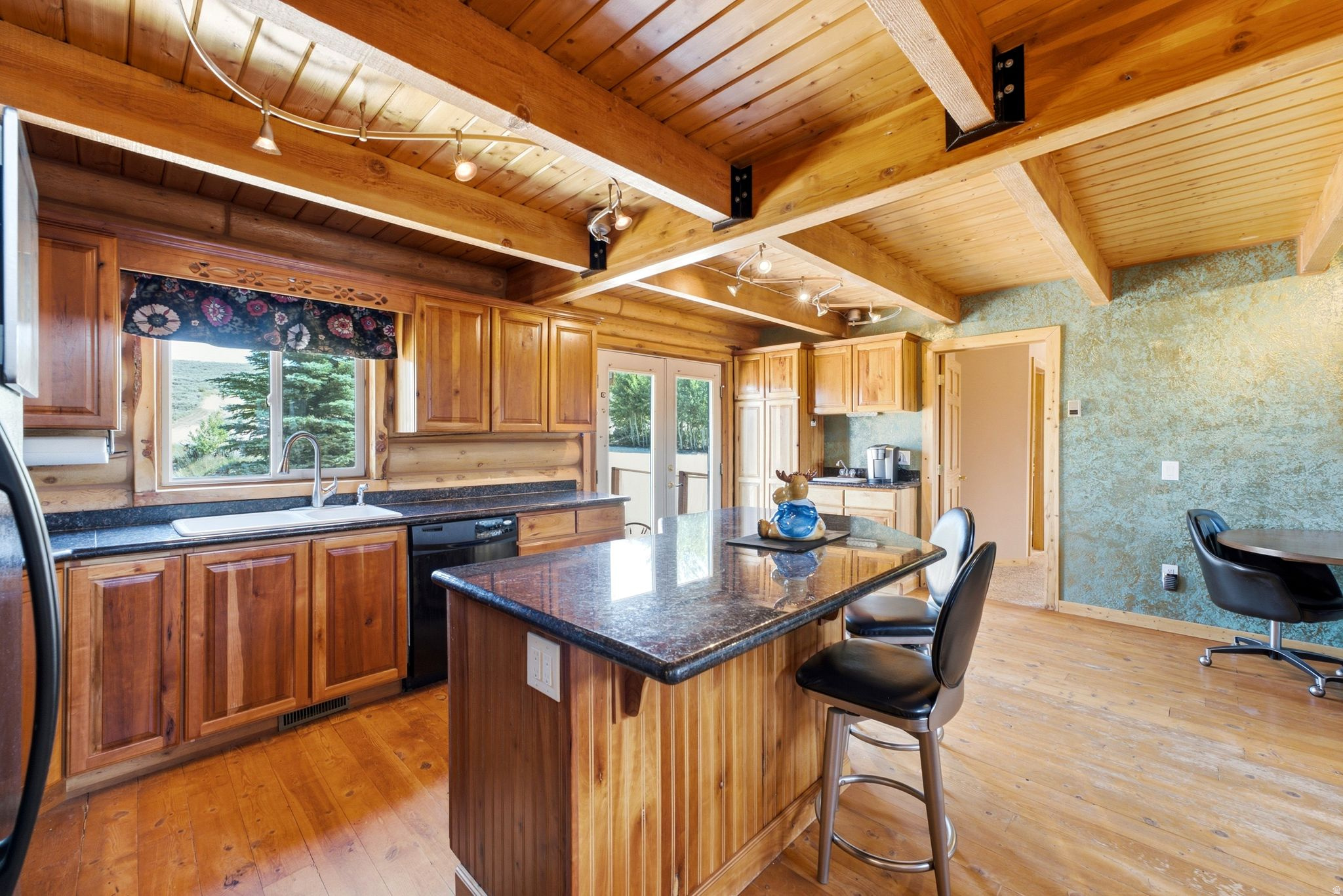main property photo 12