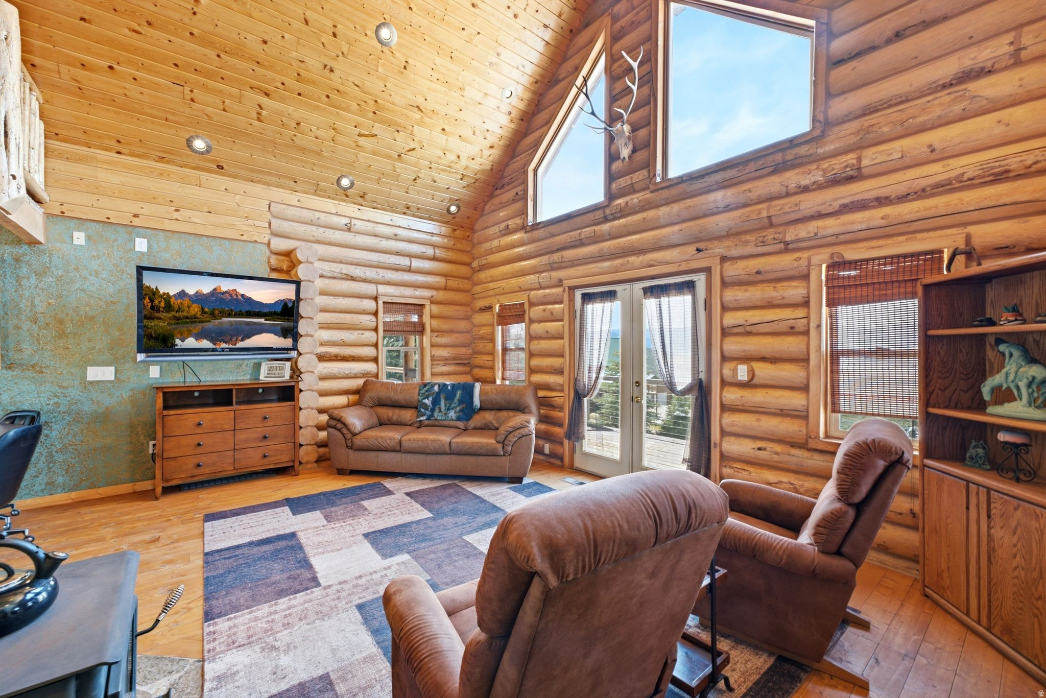 main property photo 17