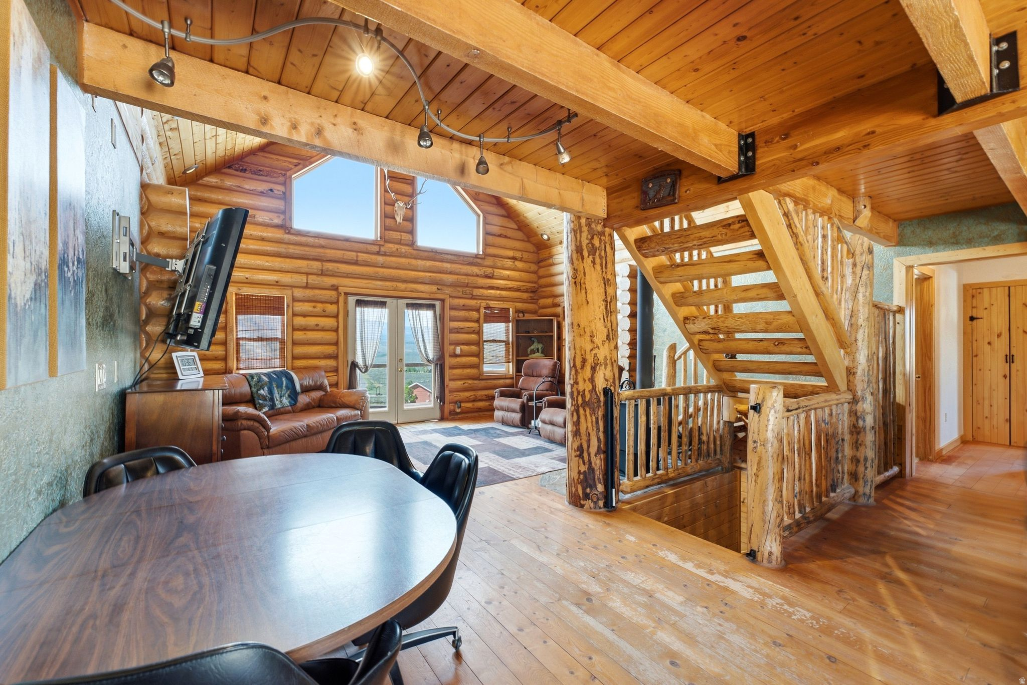 main property photo 20