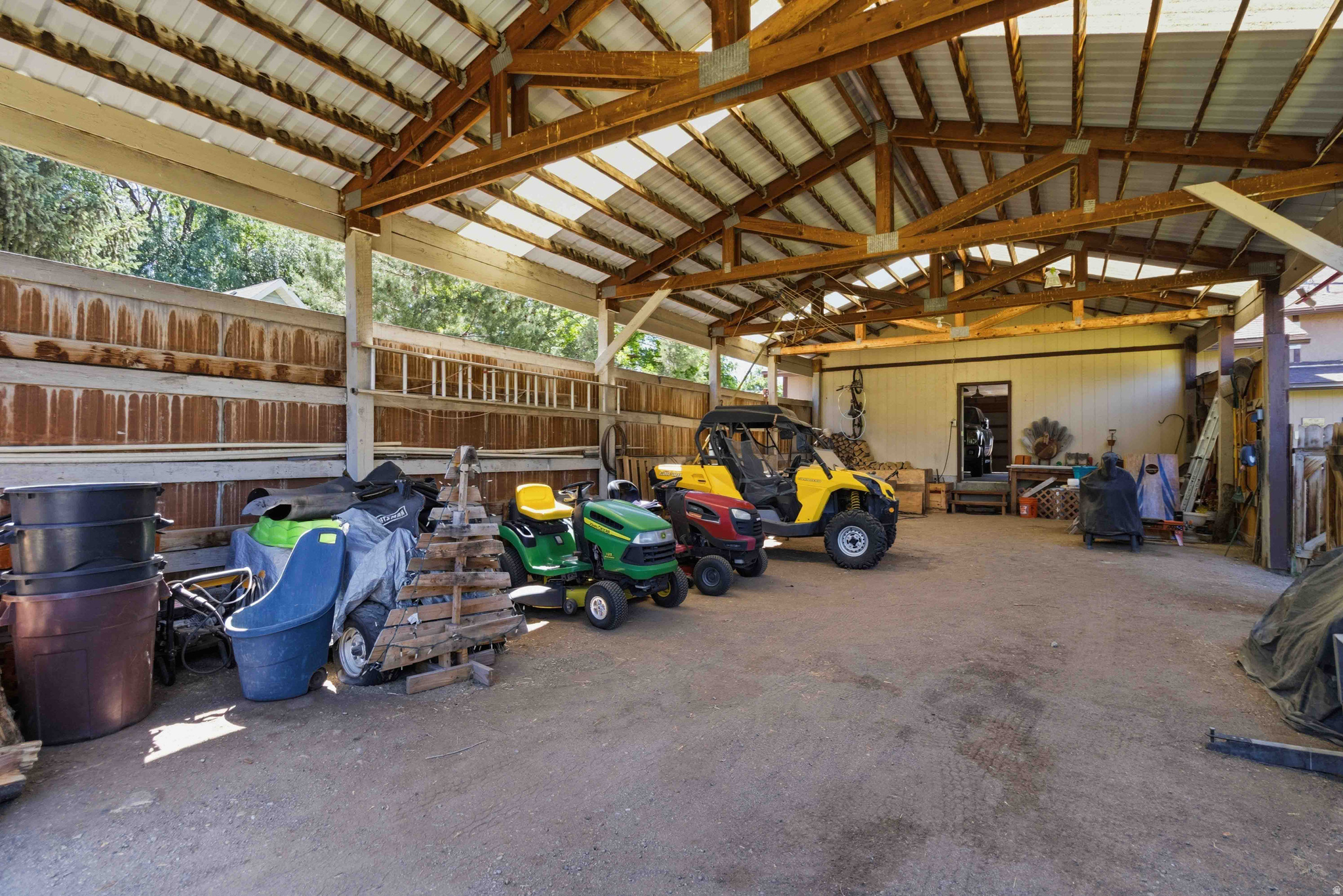 main property photo 23