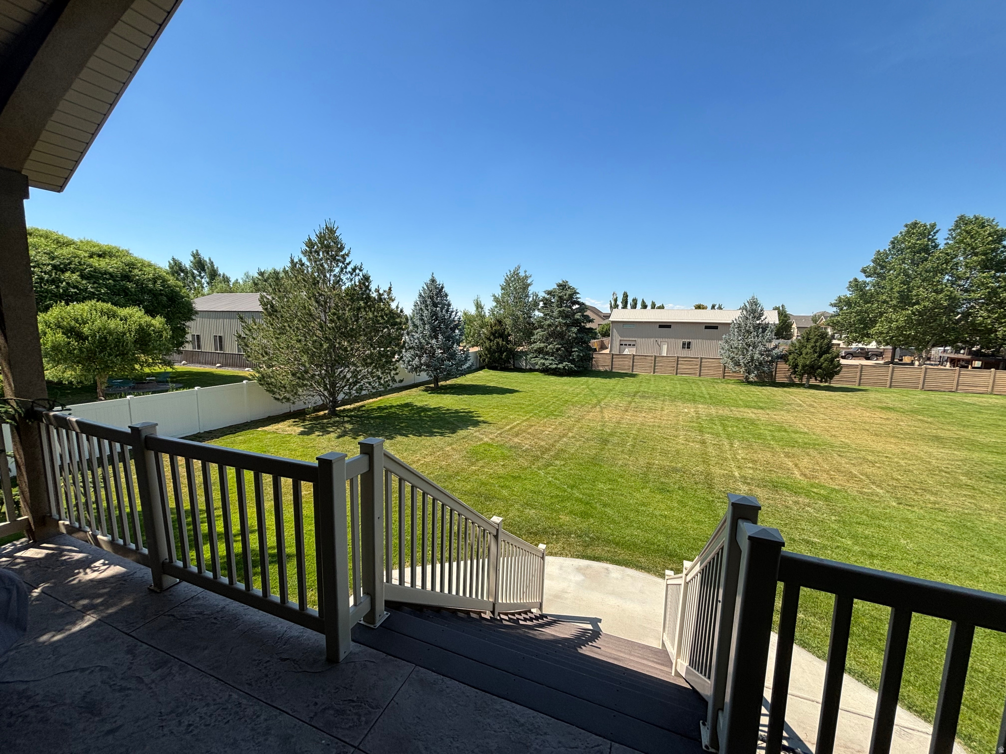 main property photo 34
