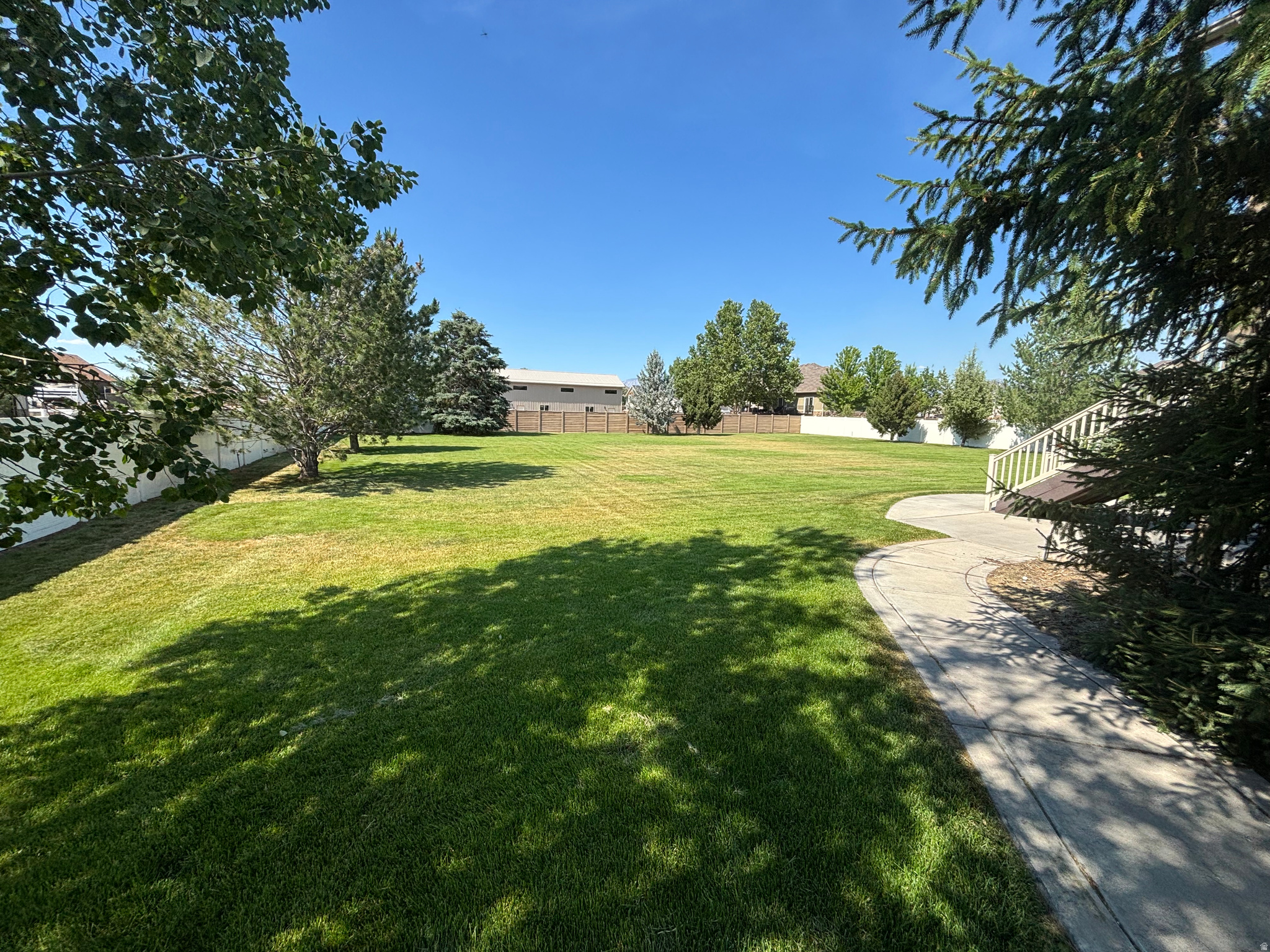 main property photo 39