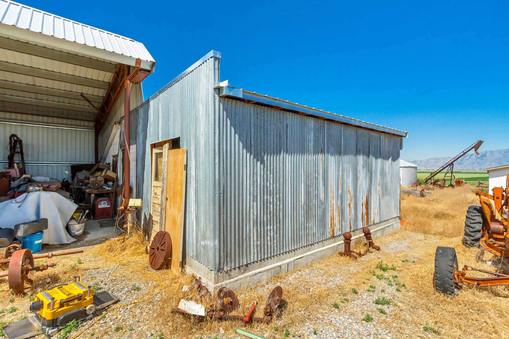 main property photo 39