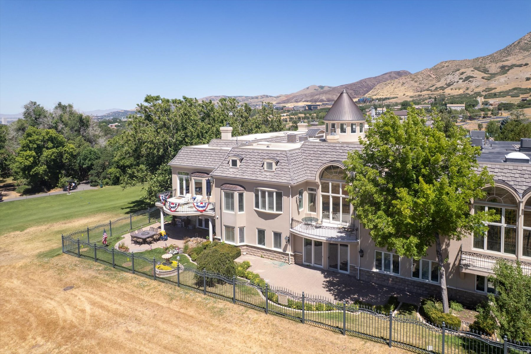 main property photo 13