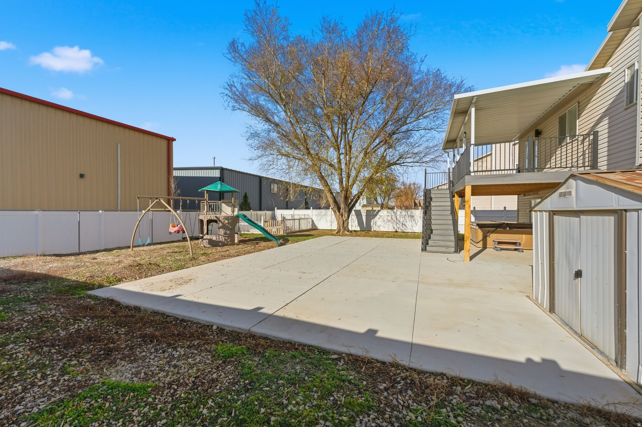main property photo 32
