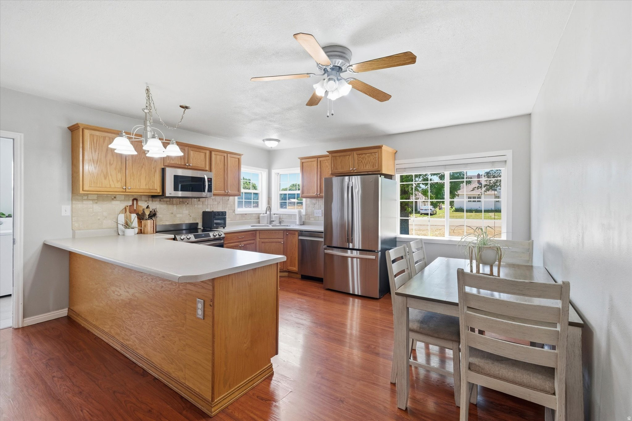 main property photo 6