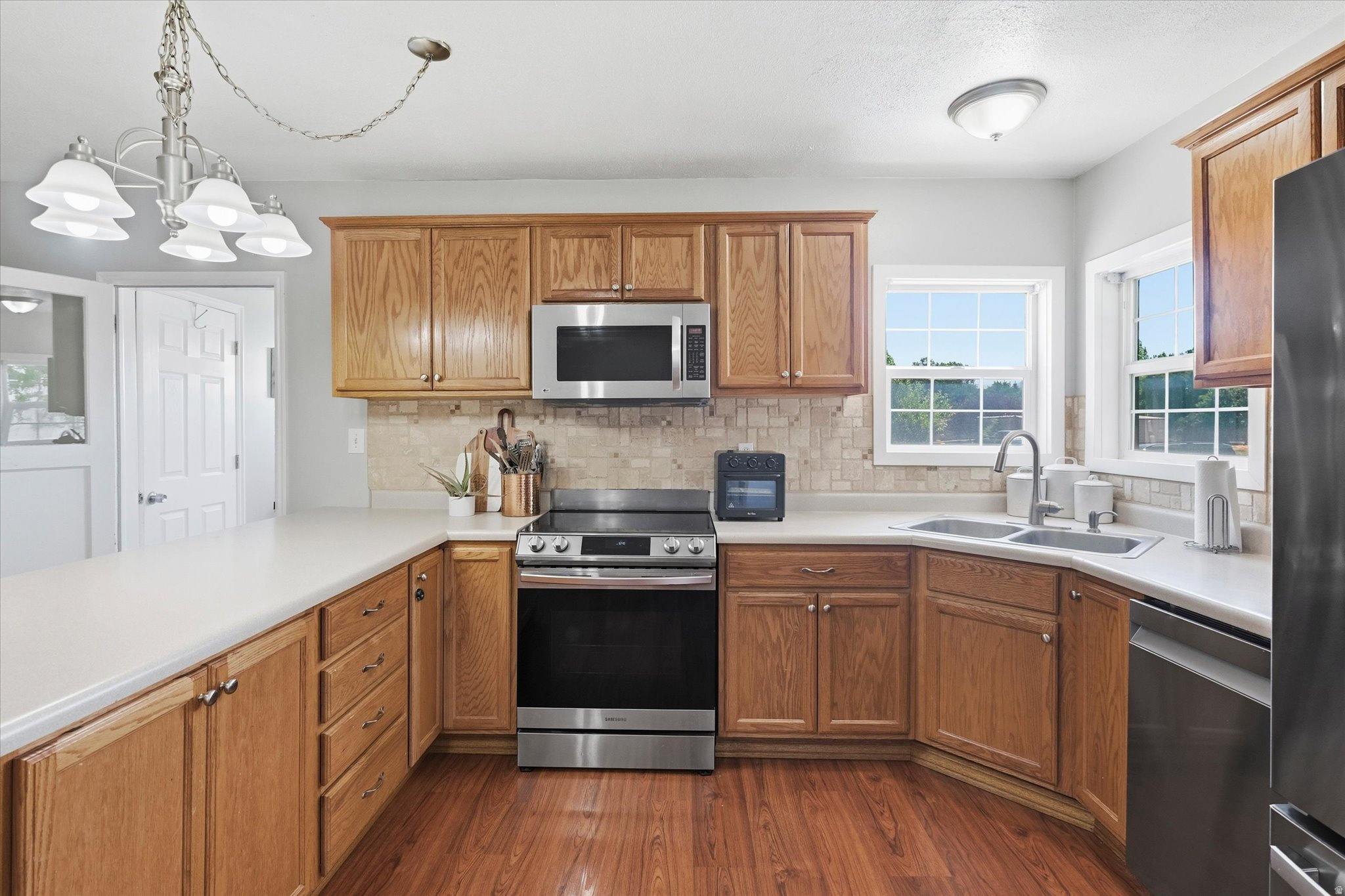 main property photo 9