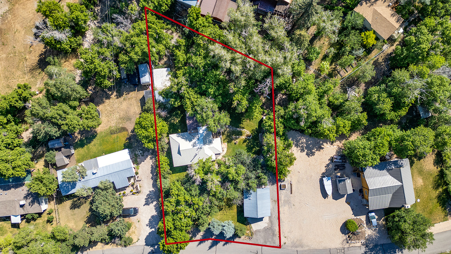 main property photo 30