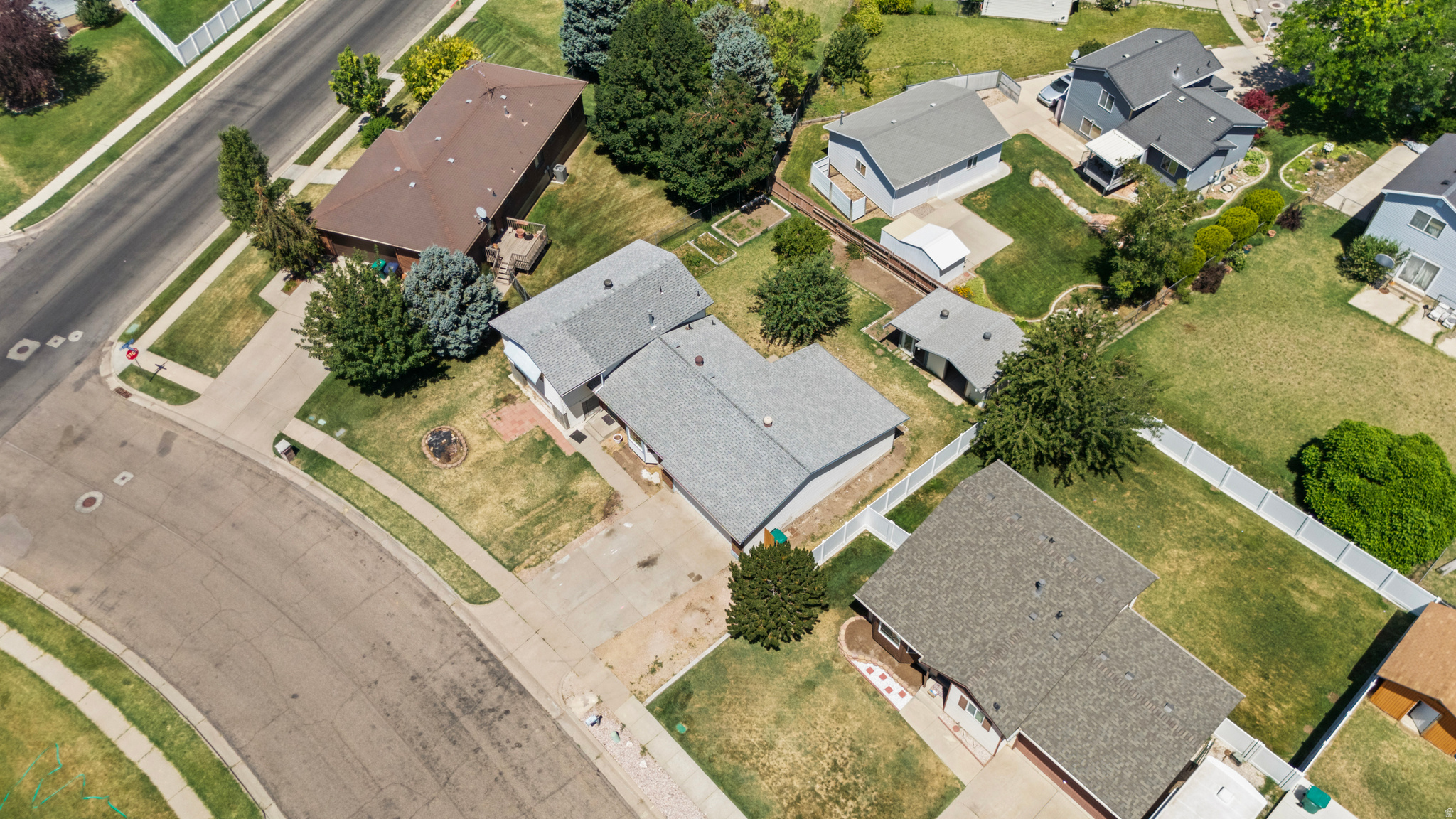 main property photo 35