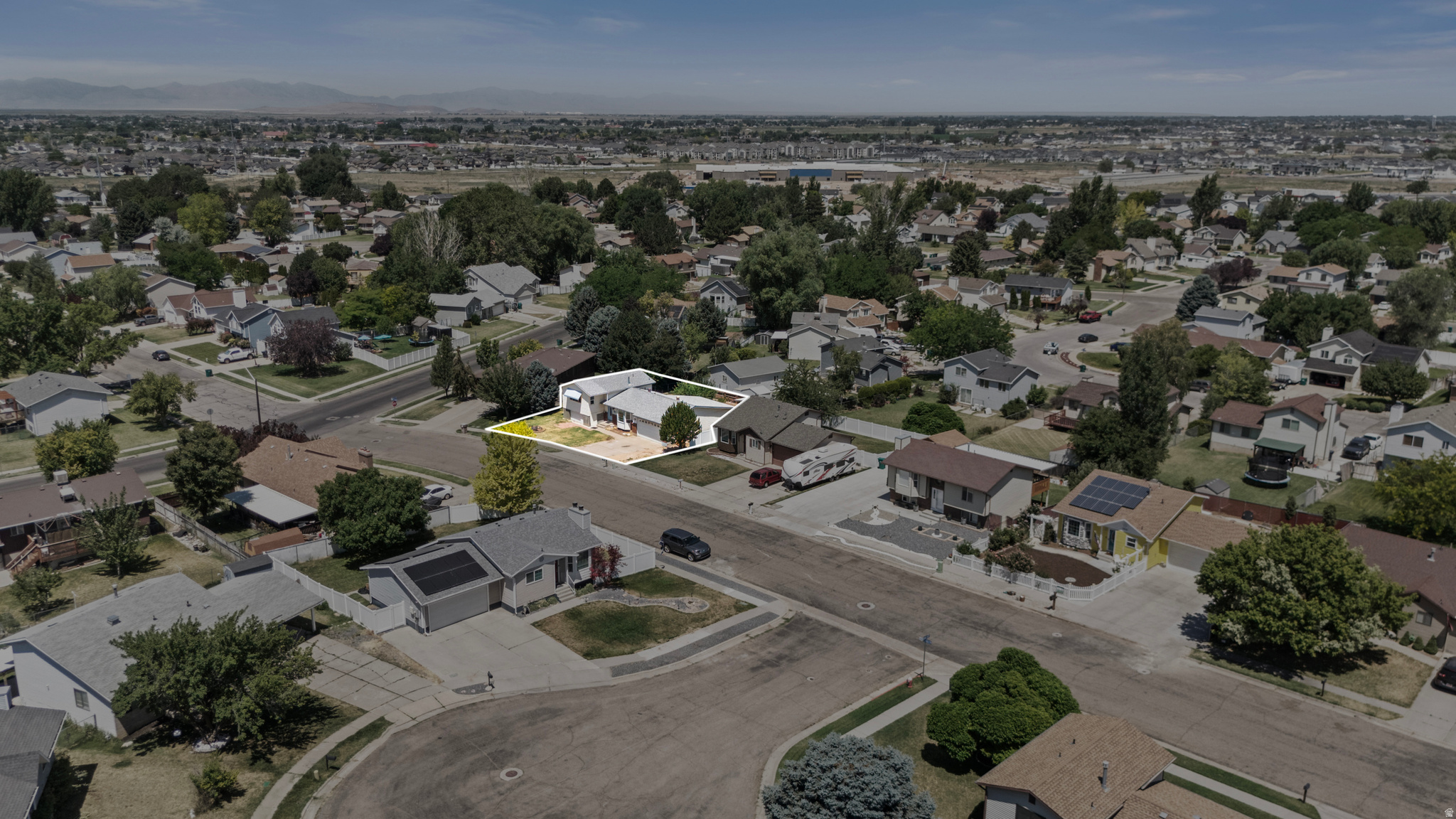 main property photo 40