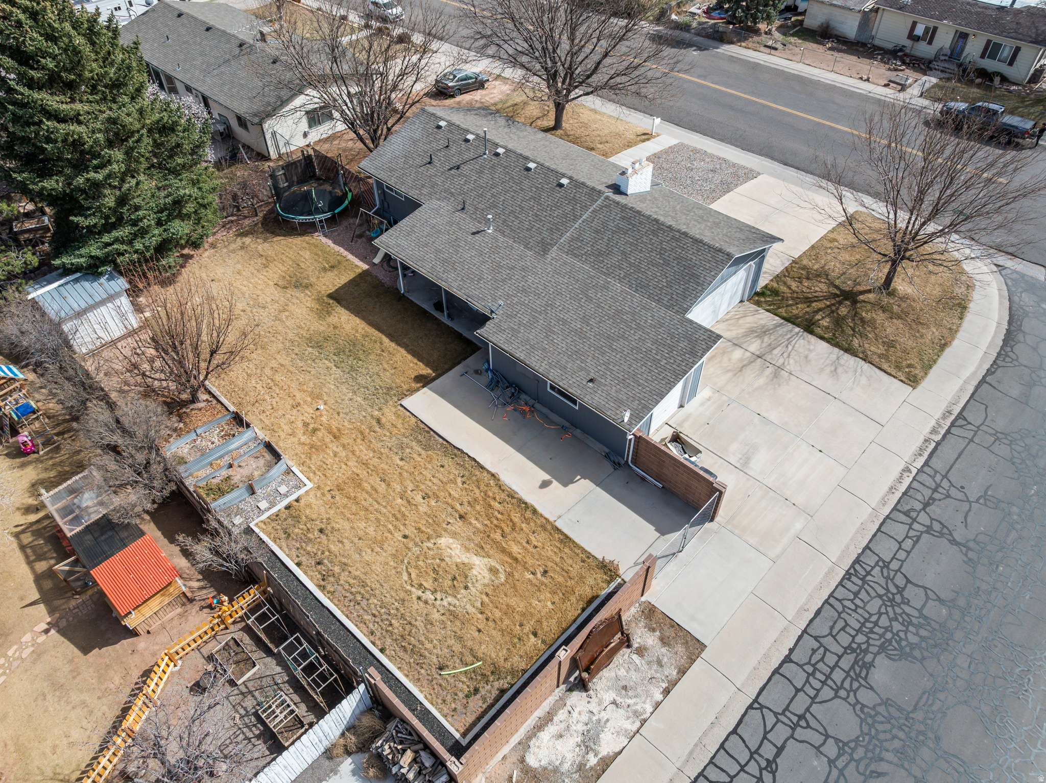 main property photo 34