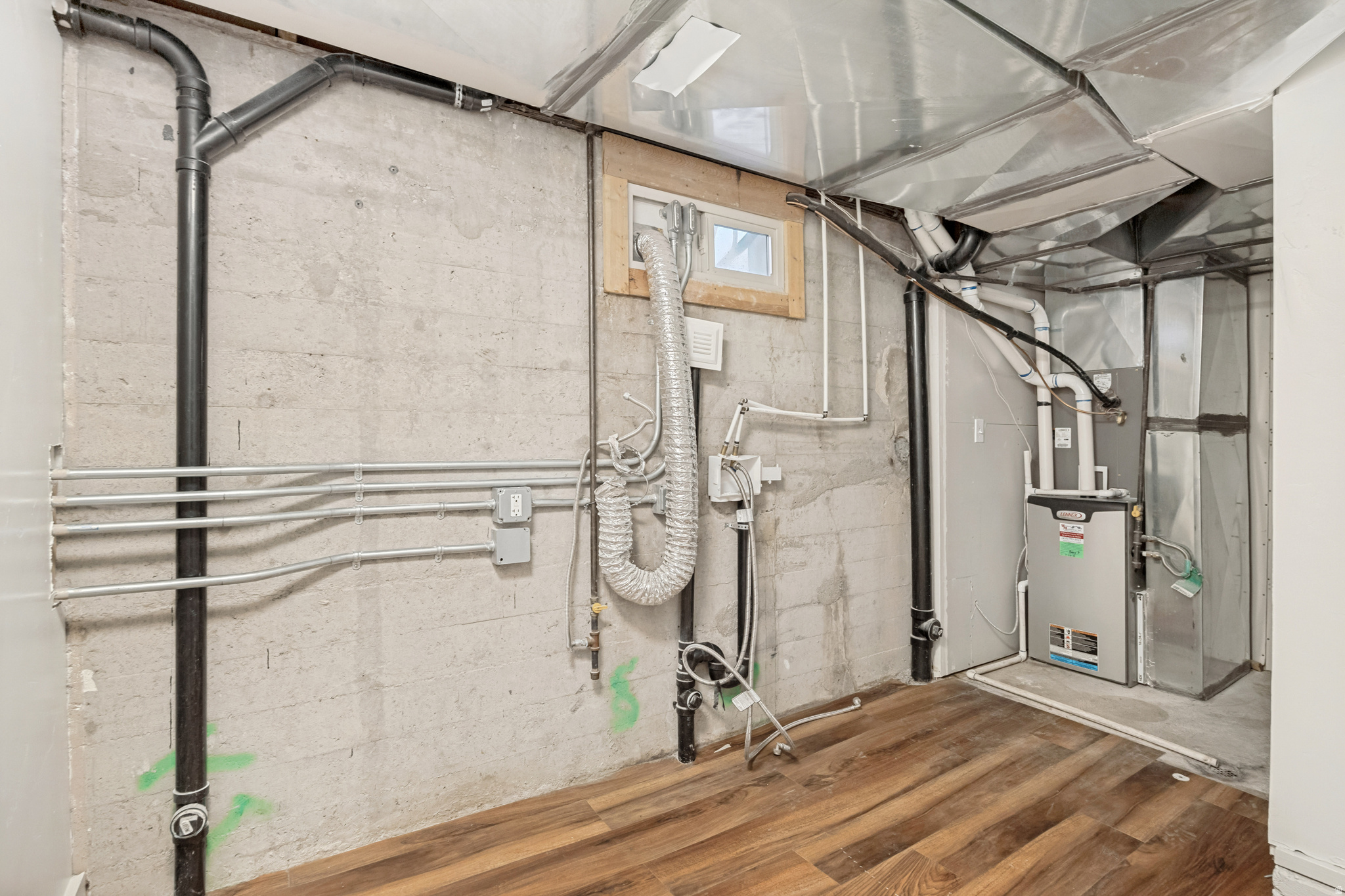 main property photo 13