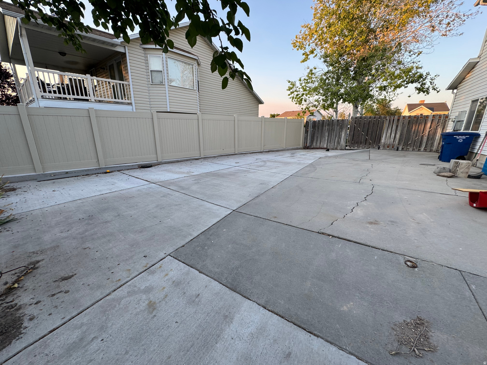 main property photo 50