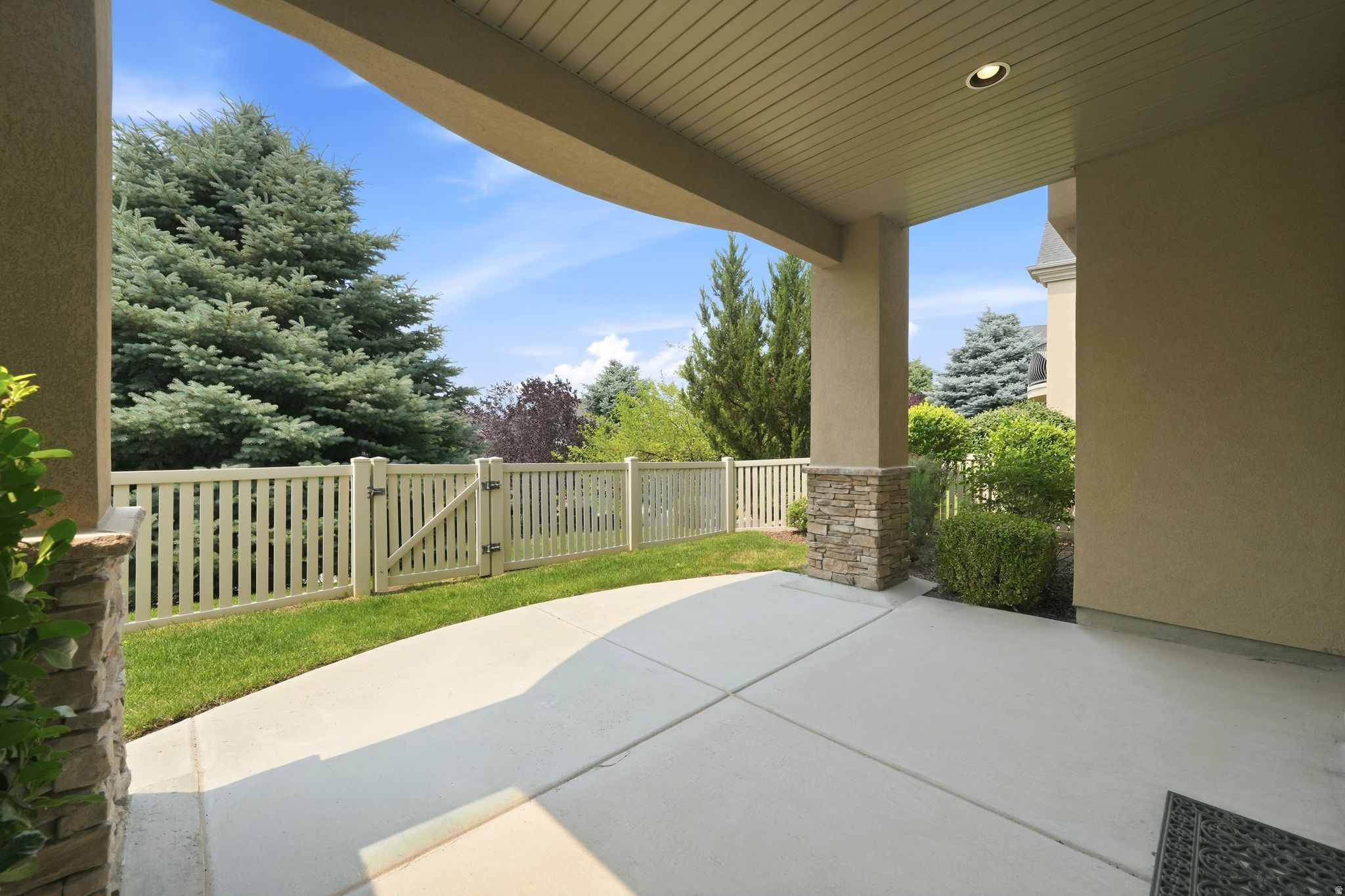 main property photo 42