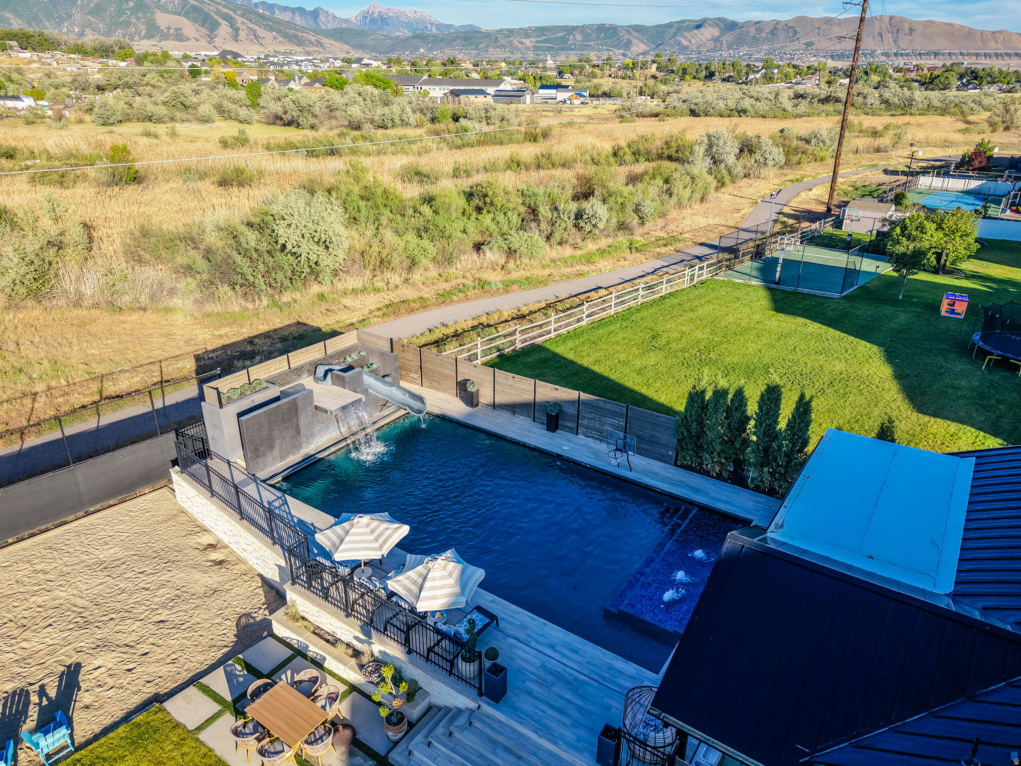 main property photo 86