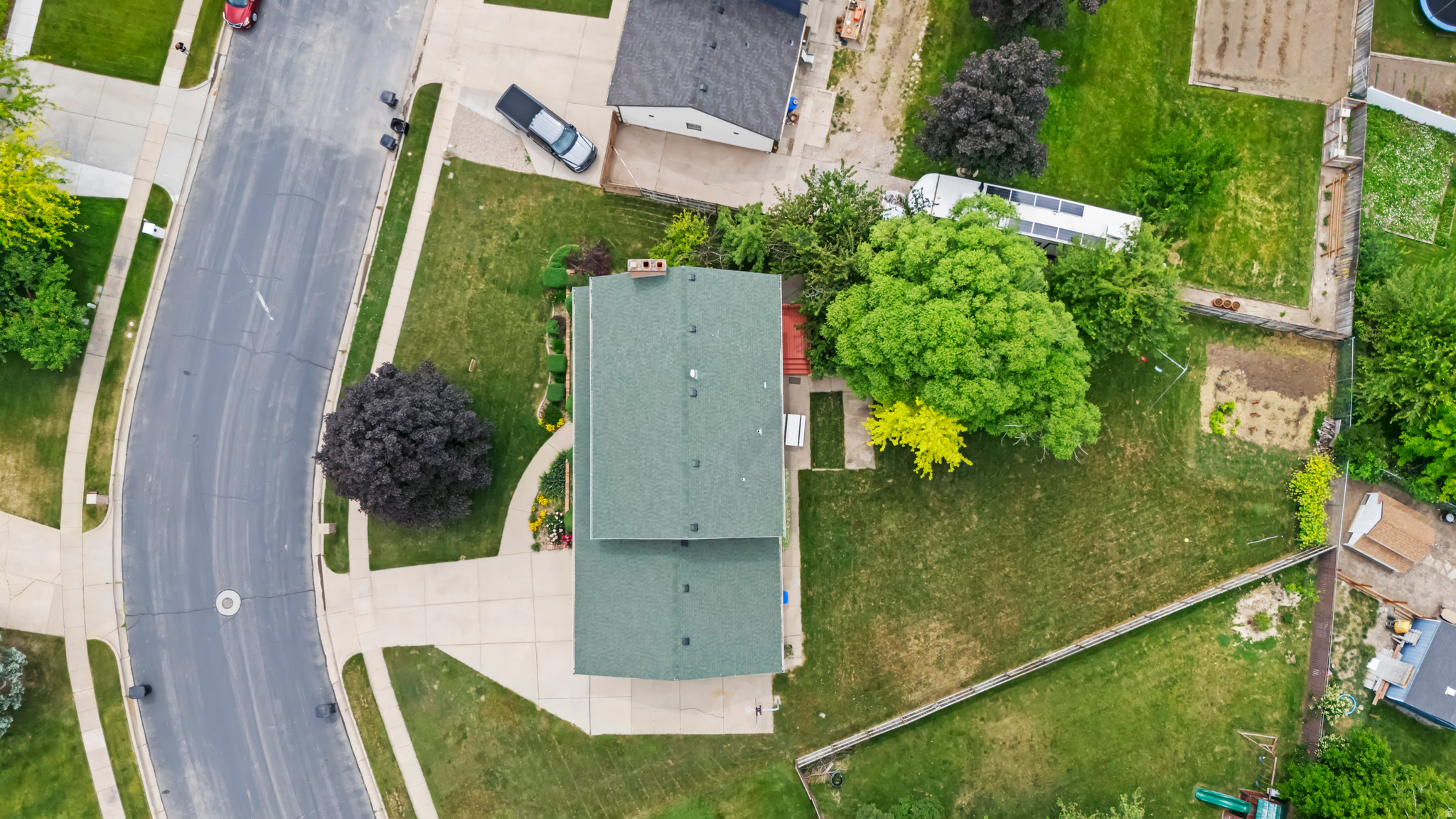 main property photo 45