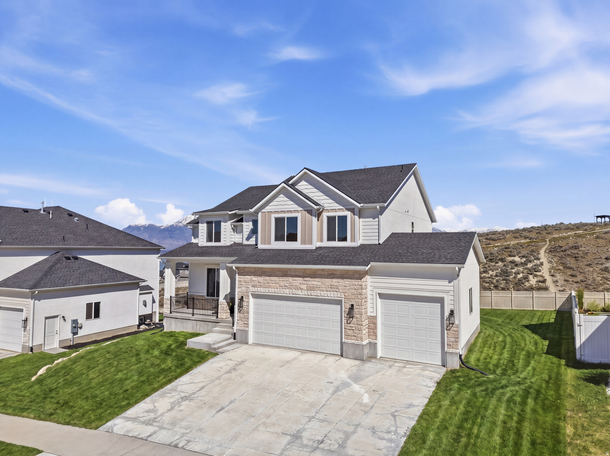 main property photo 45