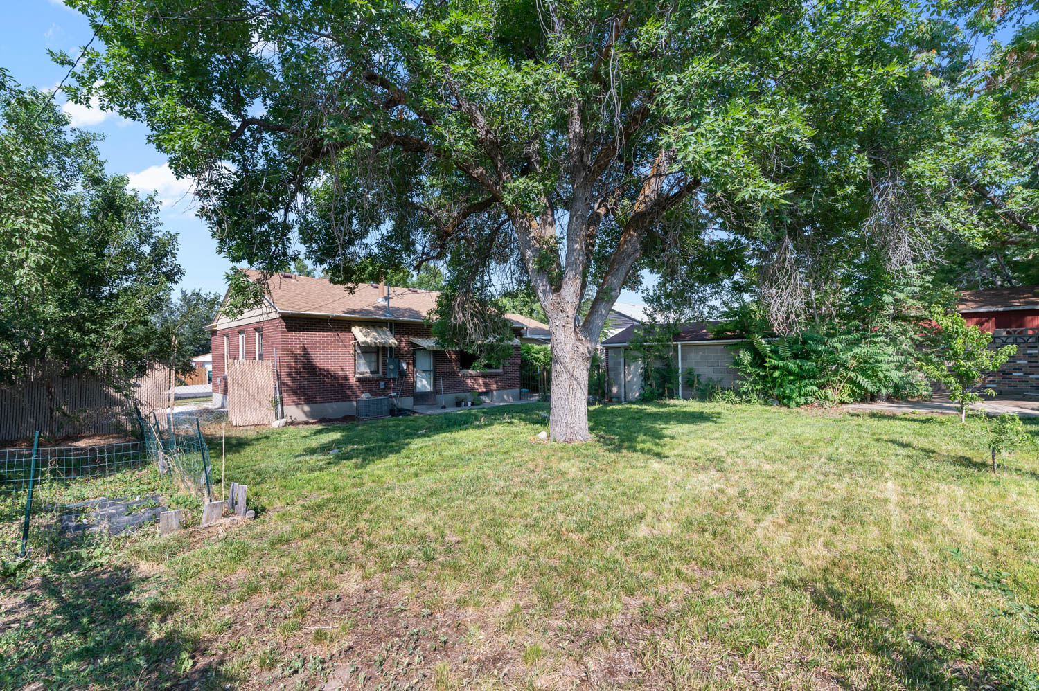 main property photo 22