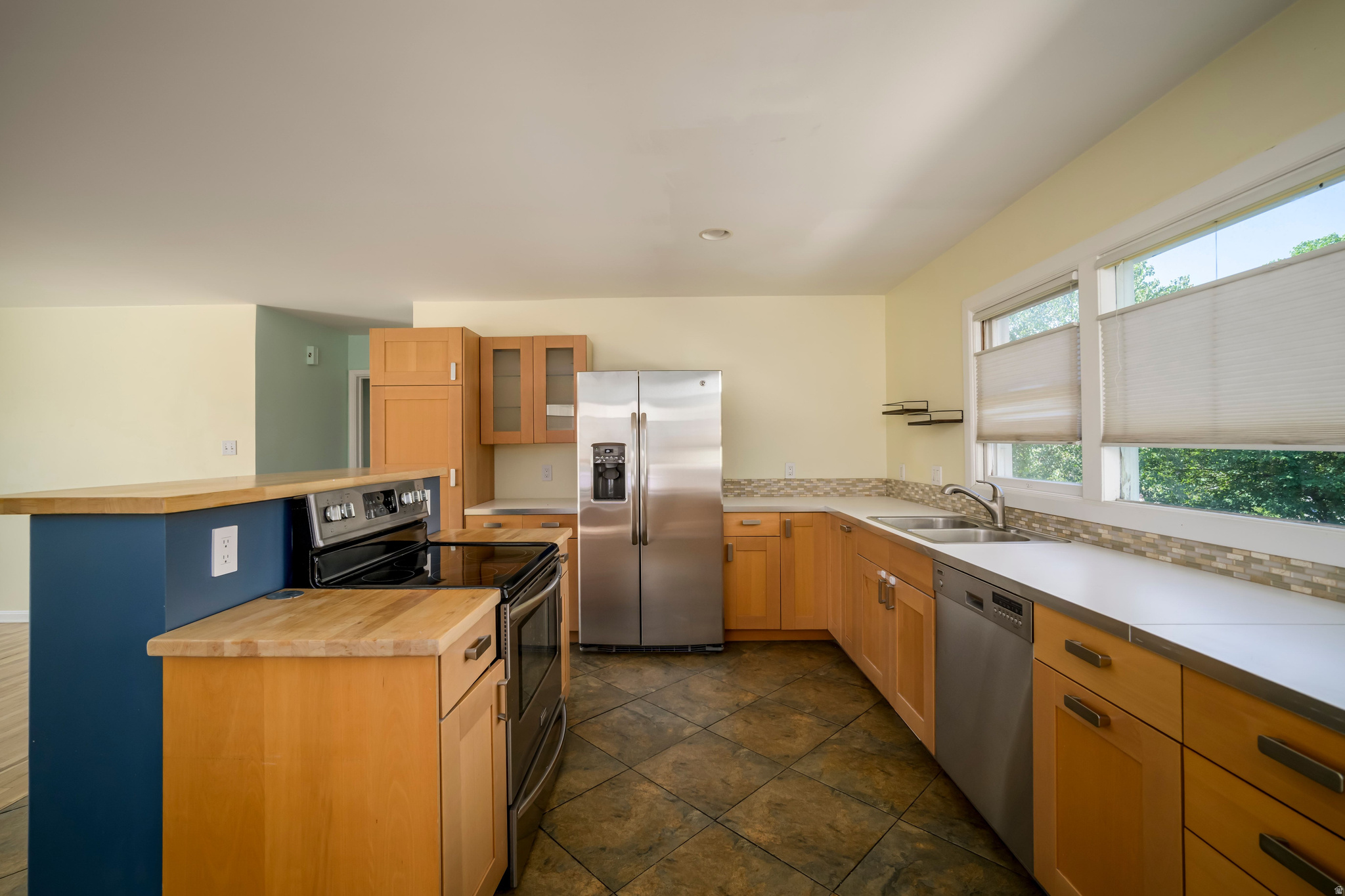 main property photo 7
