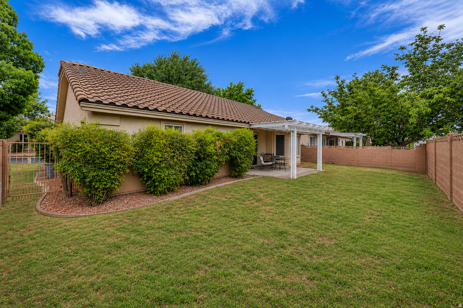 main property photo 14