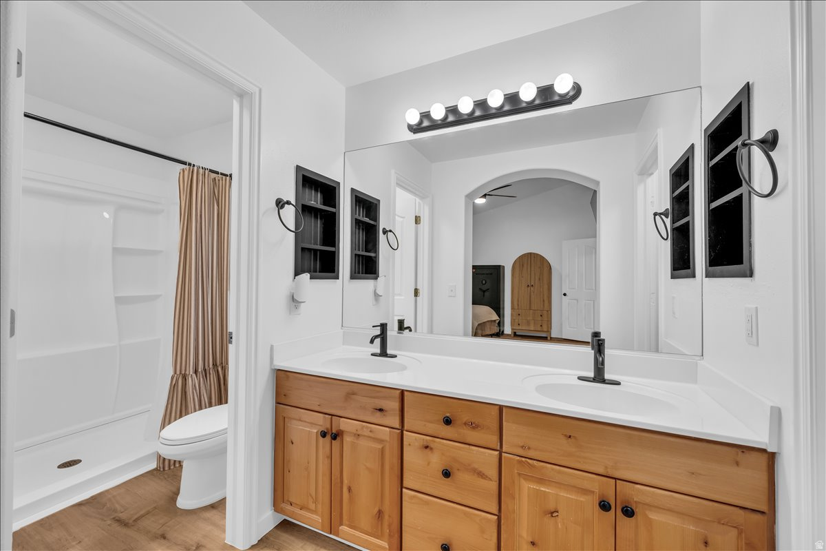main property photo 9