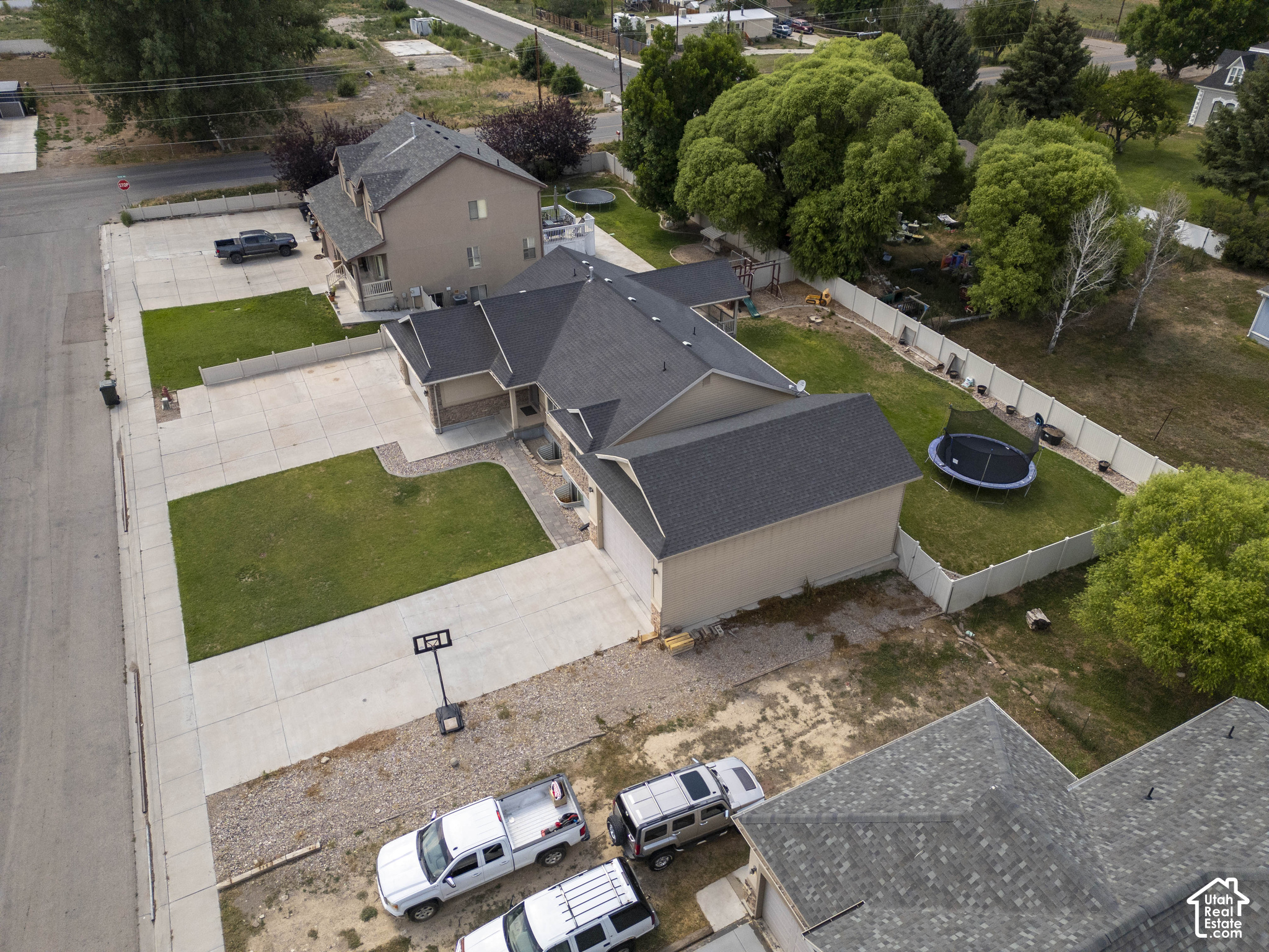 main property photo 39