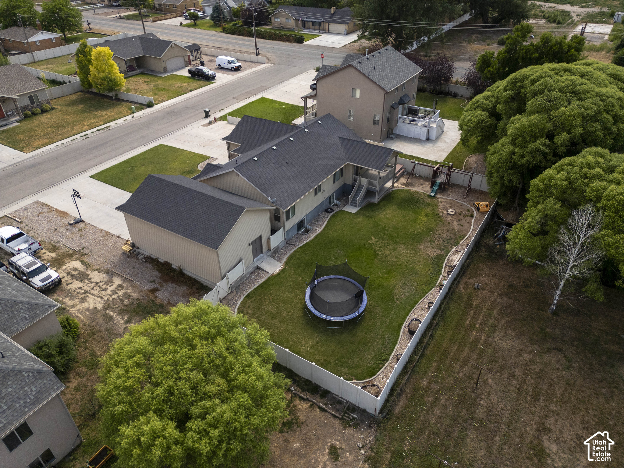 main property photo 41