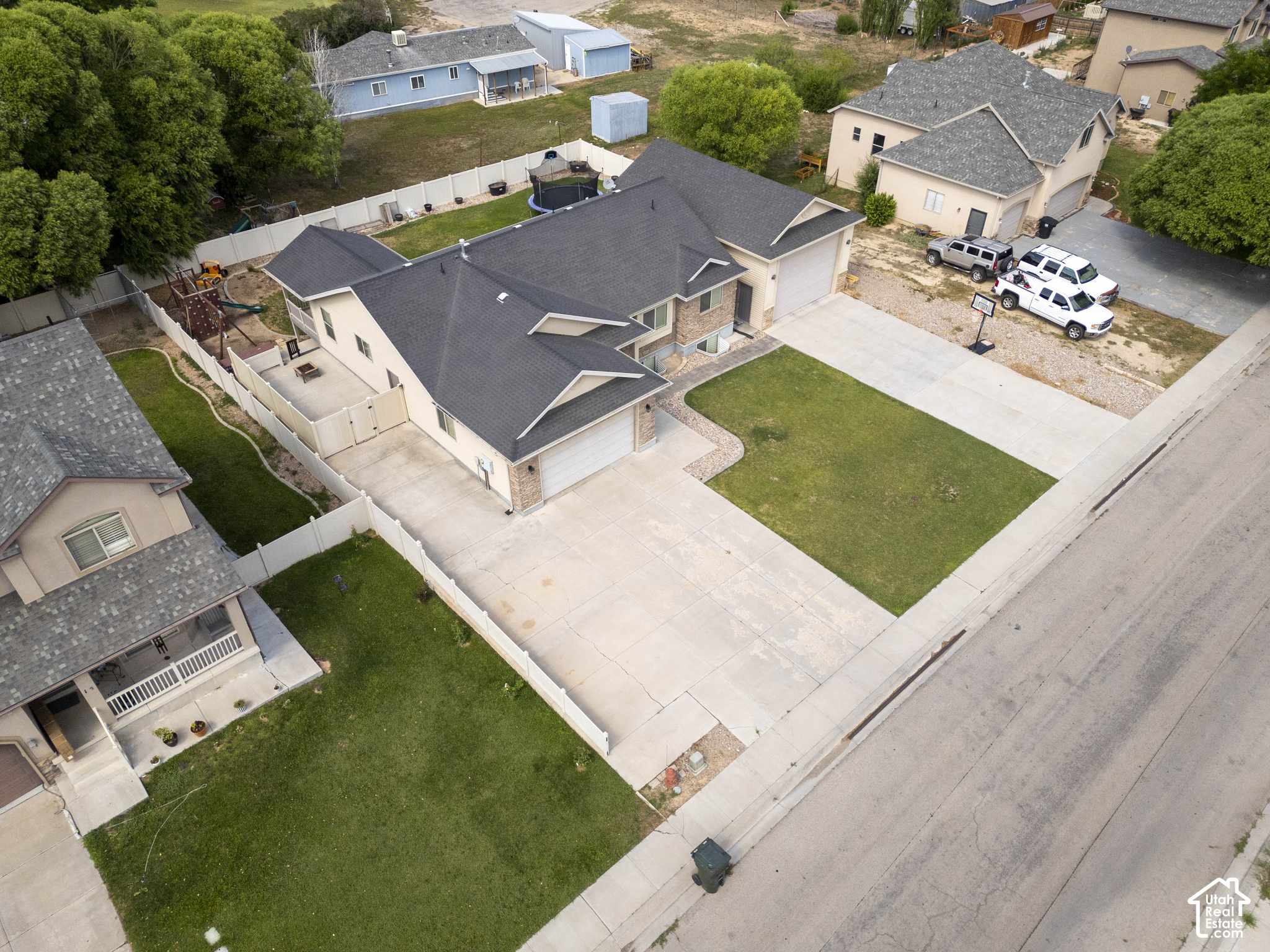 main property photo 44