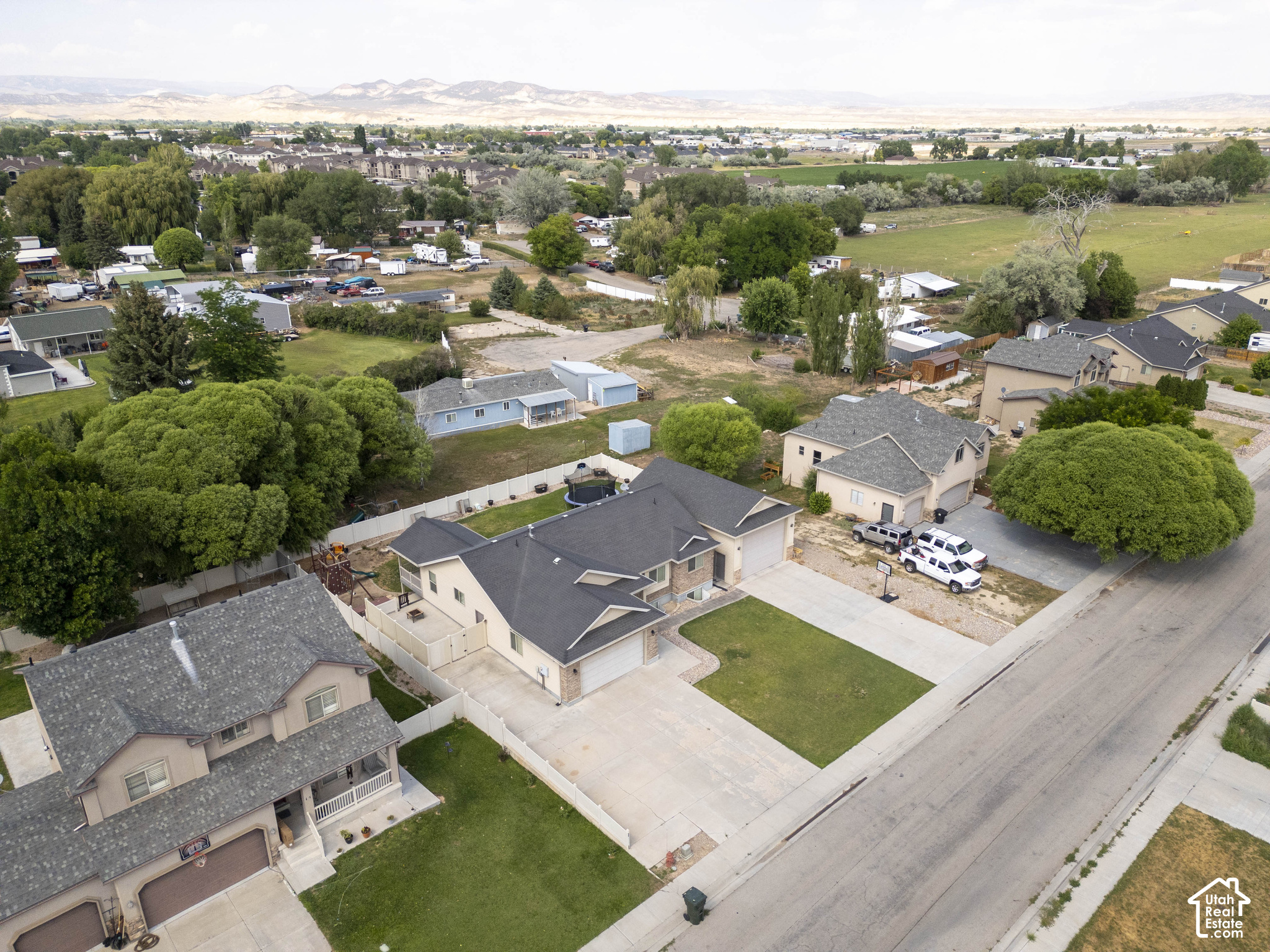 main property photo 45