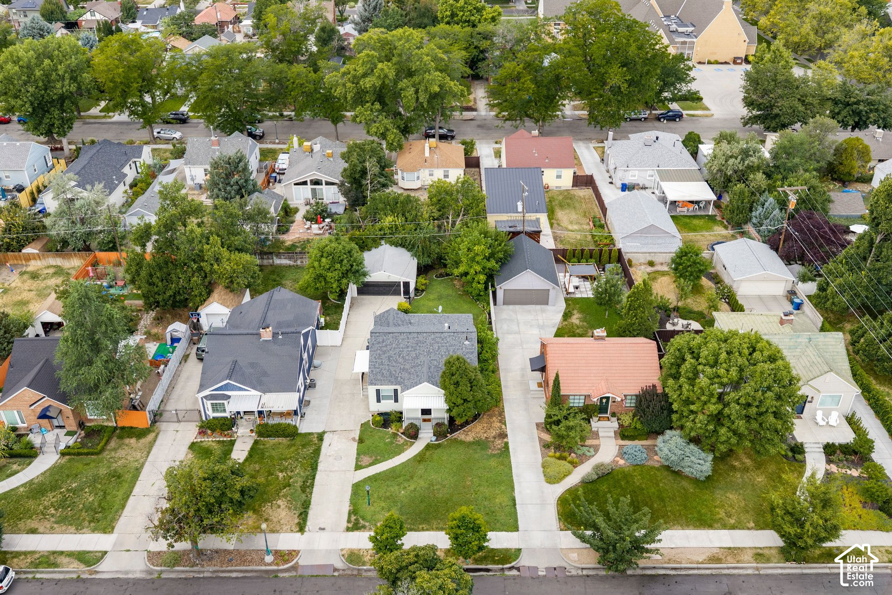 main property photo 40